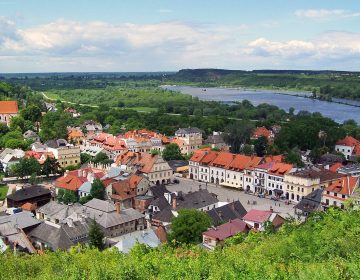 1280px-Widok_Kazimierz_Dolny 1280px-Widok_Kazimierz_Dolny